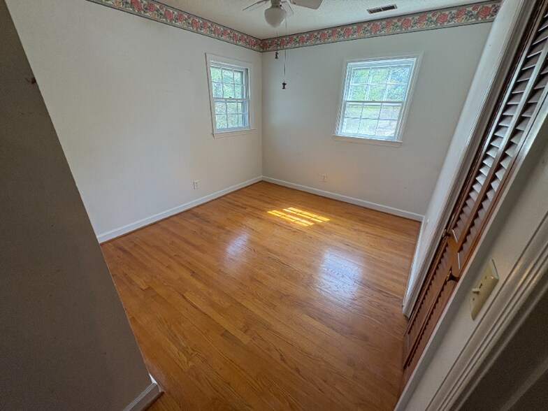 Building Photo - 1280 State Rd S-28-484