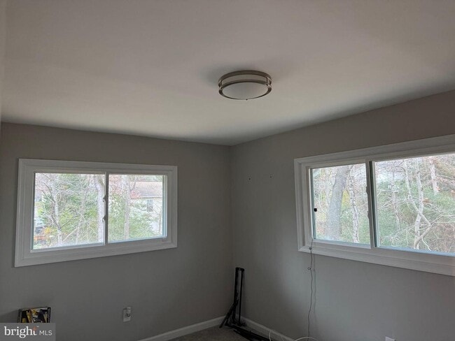 Building Photo - 933 Golden W Way