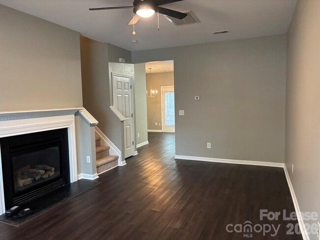 Building Photo - 18 Sharpstone Ln