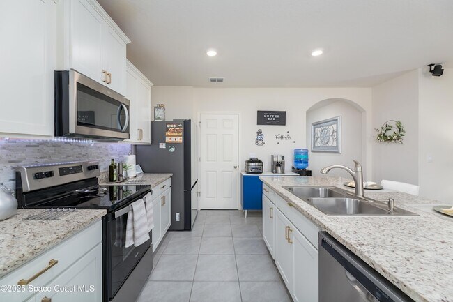 Building Photo - 843 Remington Green Dr SE