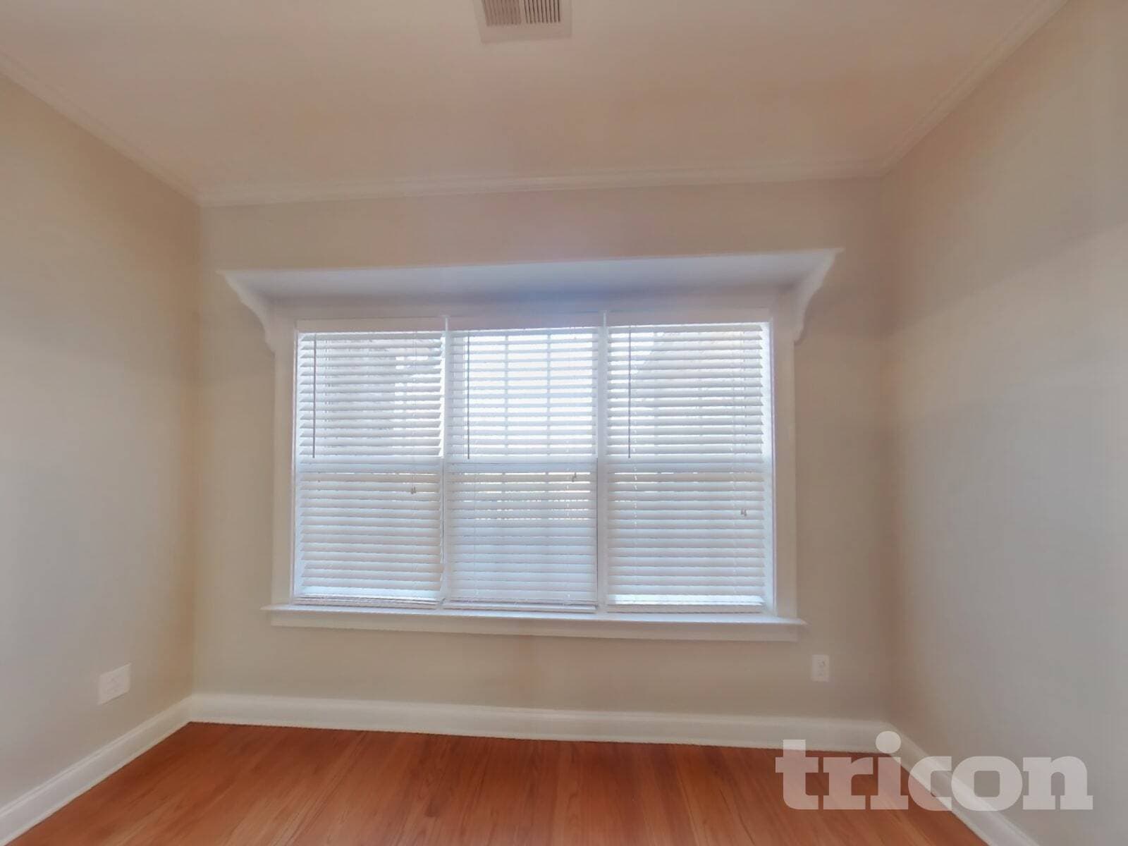 Building Photo - 400 Tomahawk Tr