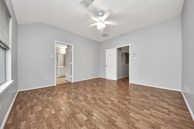 Building Photo - 16526 Cairngrove Ln
