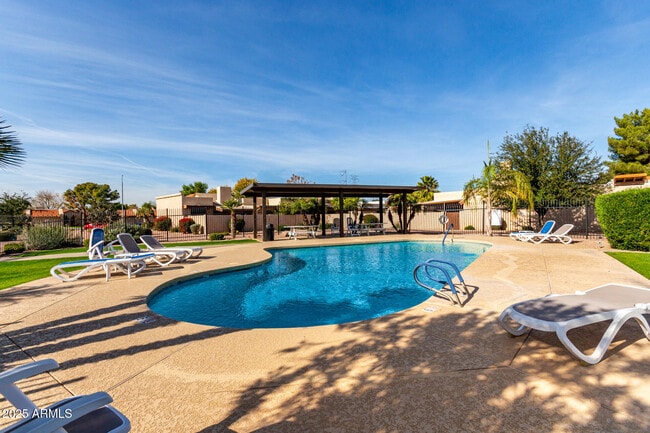 Building Photo - 3407 N Pleasant Dr