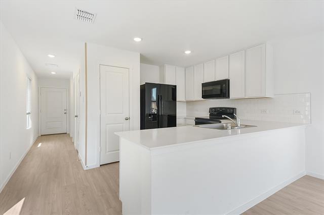 Building Photo - 6845 Bramblewood Dr