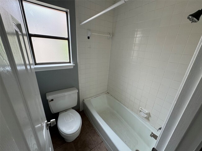 Building Photo - 2923 Ashford Trail