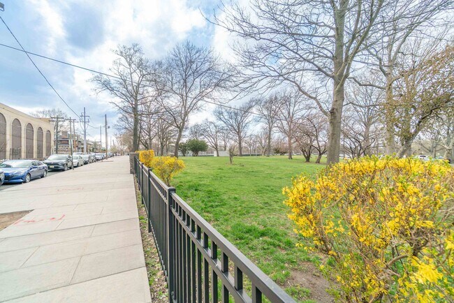 Building Photo - 331 79th St