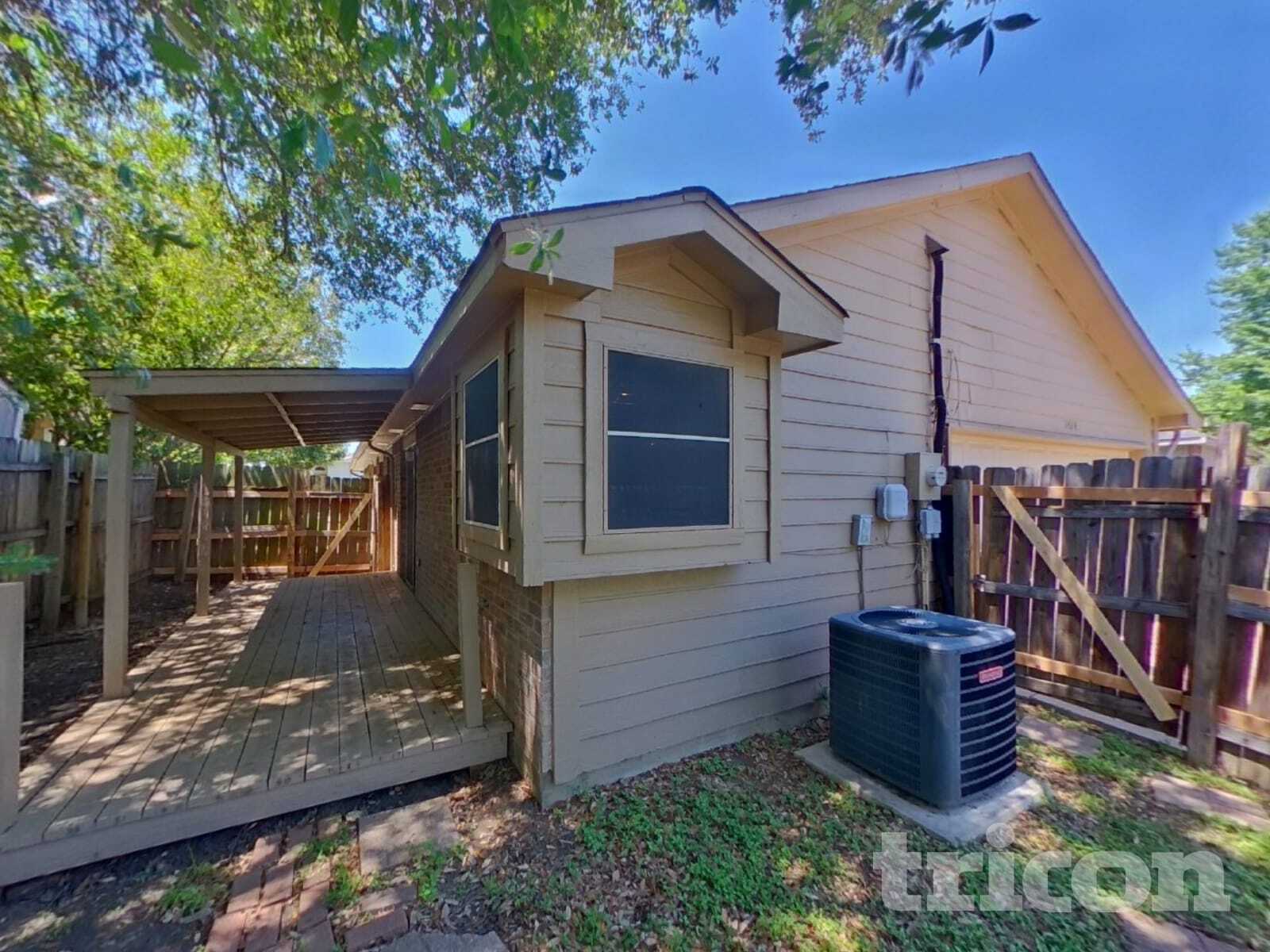 Building Photo - 1424 Savannah St