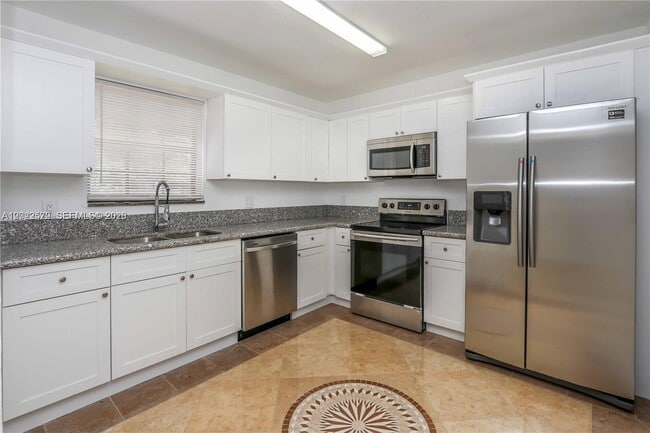 Building Photo - 200 SW 64th Way