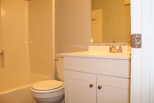 Building Photo - 1007 Windsong Cir