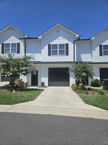 Primary Photo - 607 Pompano Dr