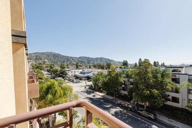 Building Photo - 201 E Angeleno Ave