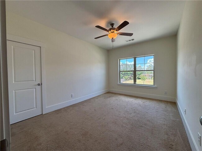 Building Photo - 1777 Weatherbrook Cir