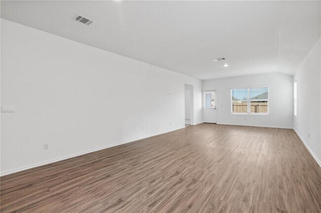 Building Photo - 245 Salt Springs Rd