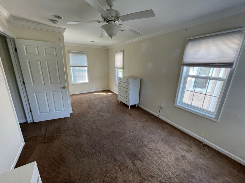 Bedroom 1 (2nd Floor) - 825 Ardmore Ave