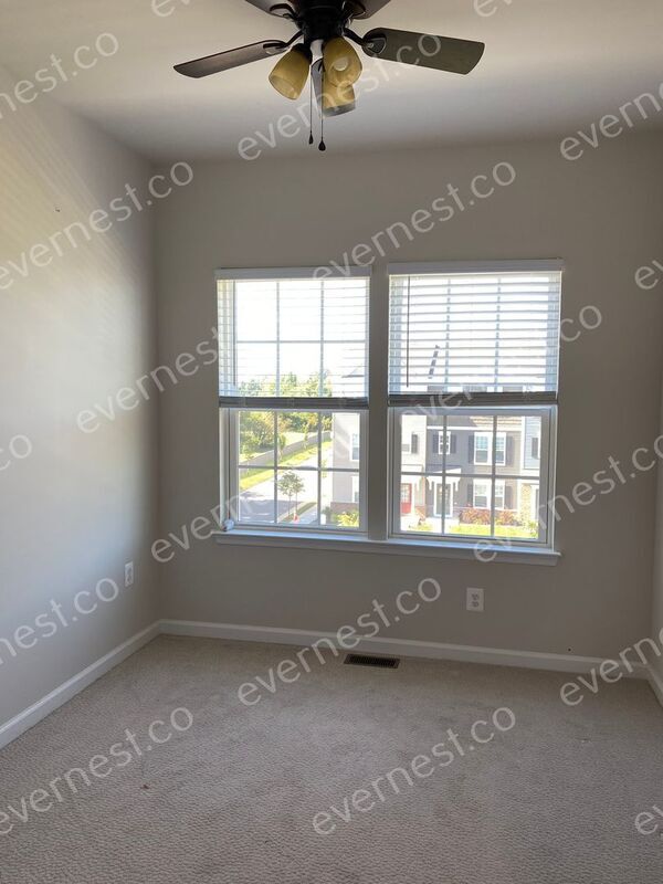 Building Photo - 1802 Sag Harbor Ln