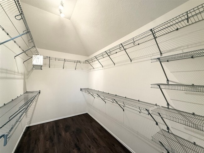 Building Photo - 24810 Lazy Tee Ln