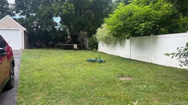Building Photo - 17 De Garmo Rd