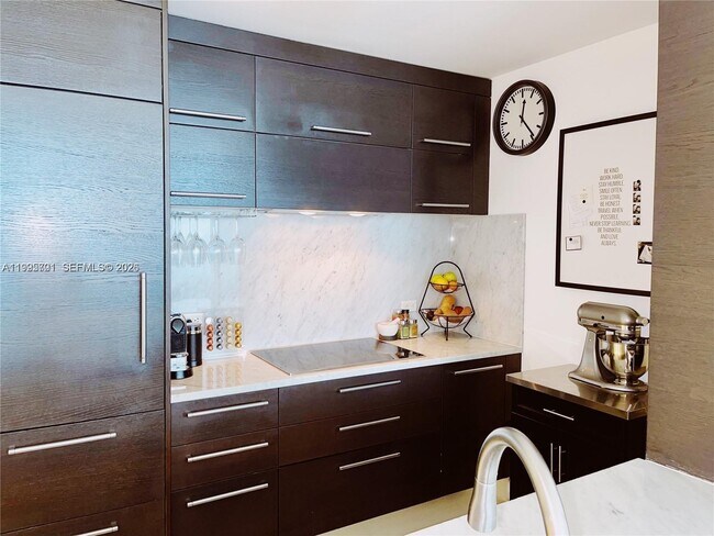 Building Photo - 900 Biscayne Blvd