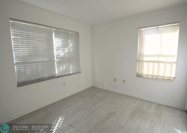 Building Photo - 3001 SW 128th Ave
