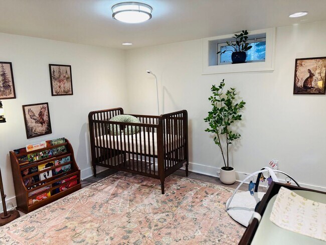 Building Photo - East Grand Rapids Gem: 4-Bedroom, 2-Bath U...