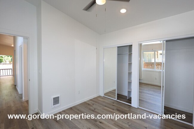 Building Photo - SE 88th Ave - 2 bedroom ADU close to restaurants along SE 92nd Ave
