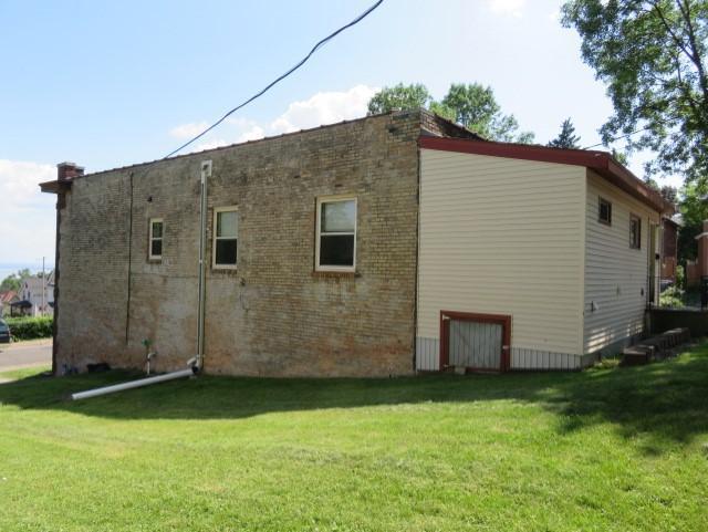 Building Photo - 901 E 7th St