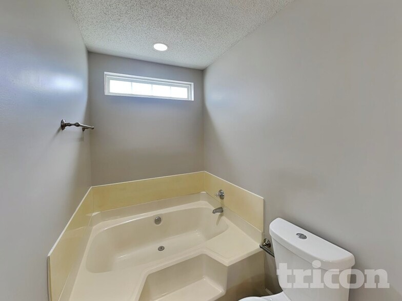 Building Photo - 7401 Fallow Ln