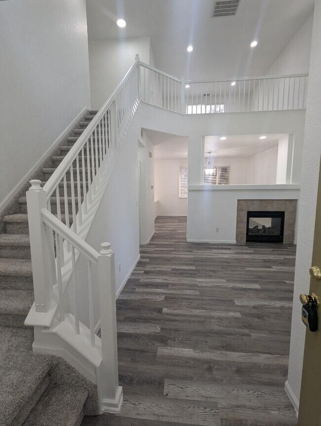 Building Photo - 1235 S Flatrock Cir