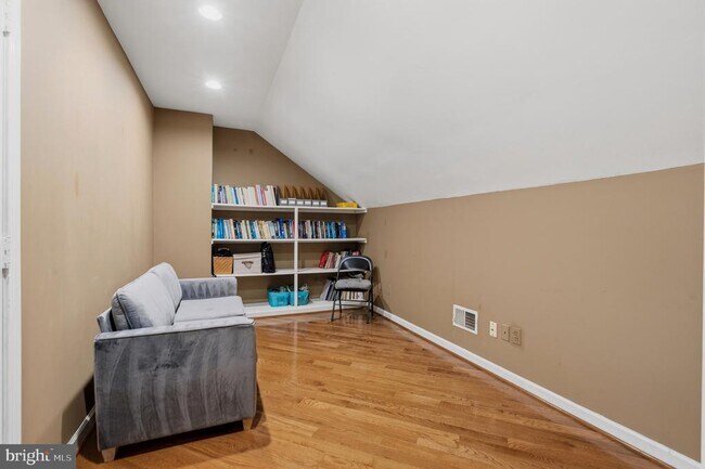 Building Photo - 6313 Manchester Way