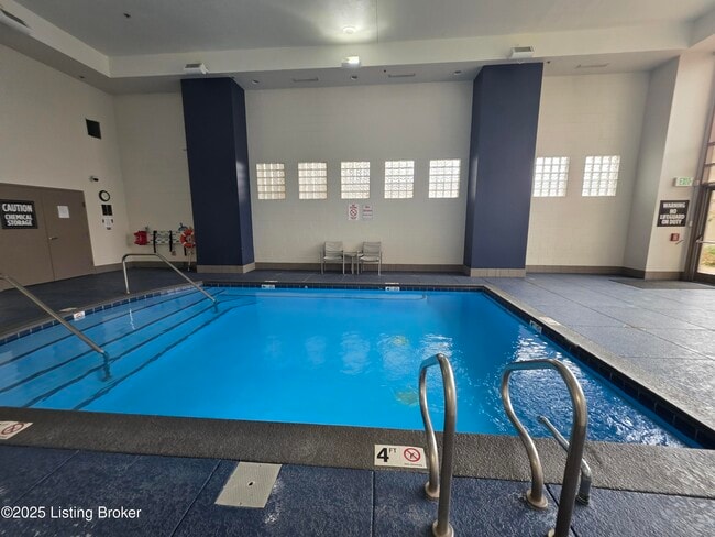 Building Photo - 1 Riverpointe Plaza