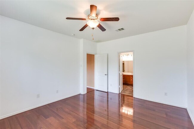 Building Photo - 1029 Brighton Pl