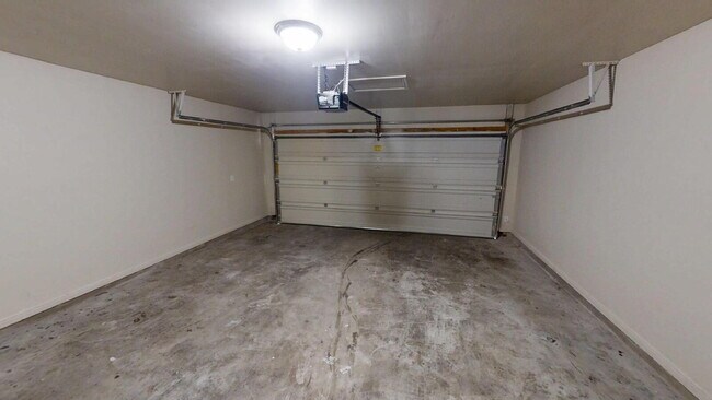 Building Photo - "Spacious 4-Bedroom Killeen Gem with Elega...