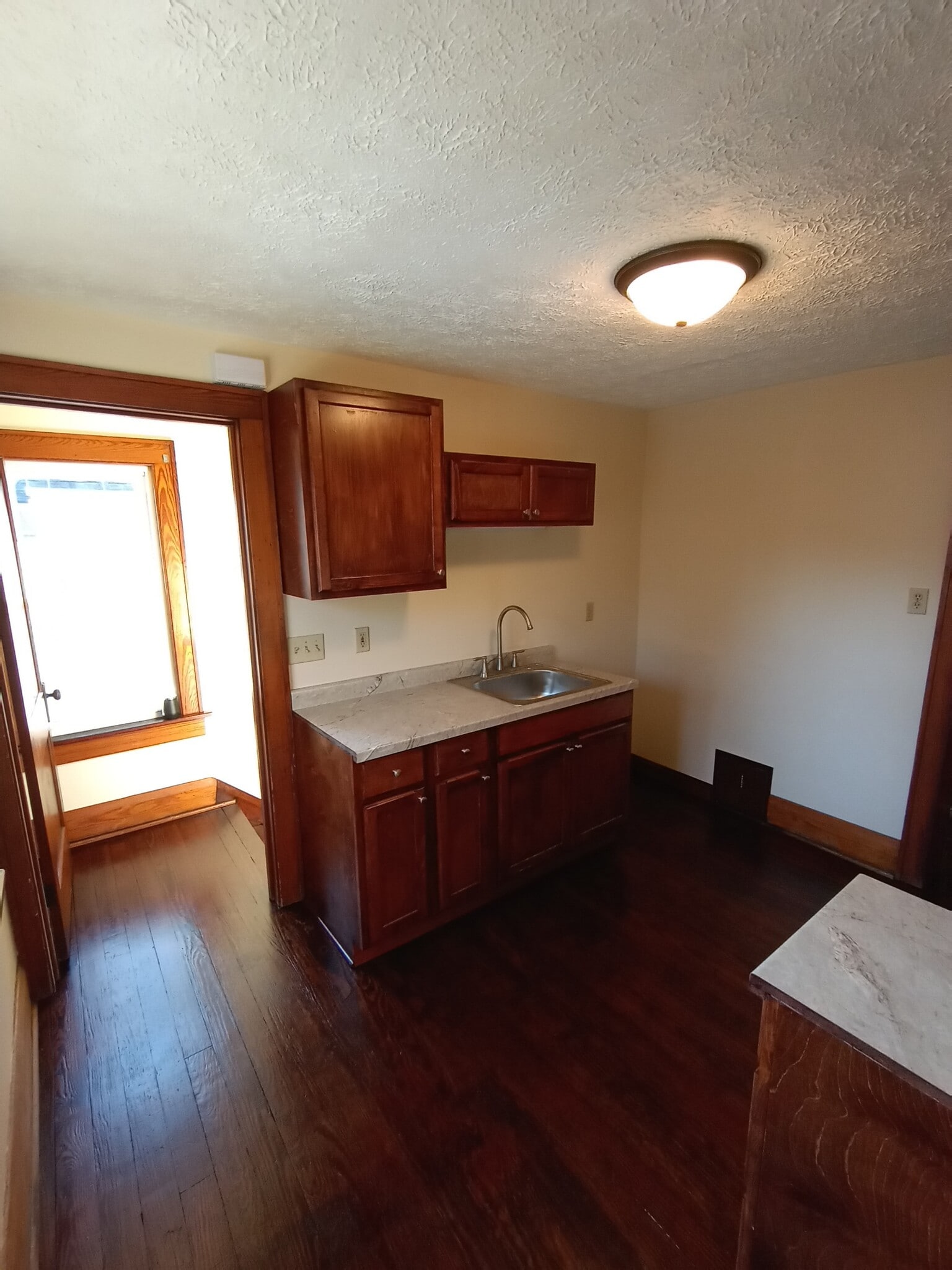 Kitchen - 898 1st St NE
