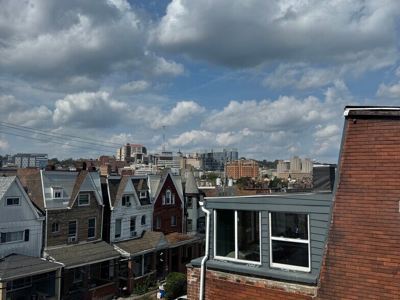 Building Photo - 3274 Ward St