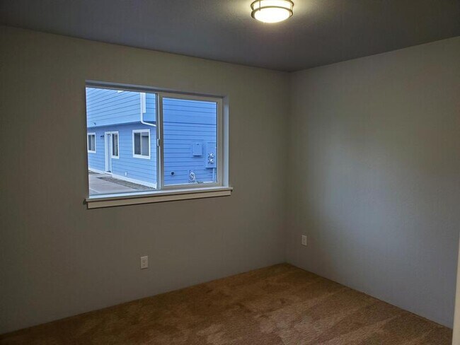 Building Photo - 220 Cheryl Ln