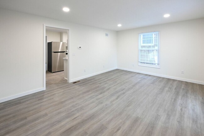 Building Photo - 108 Western Ave