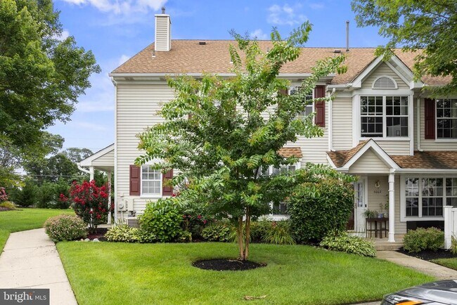 Building Photo - 5001 Aberdeen Ln