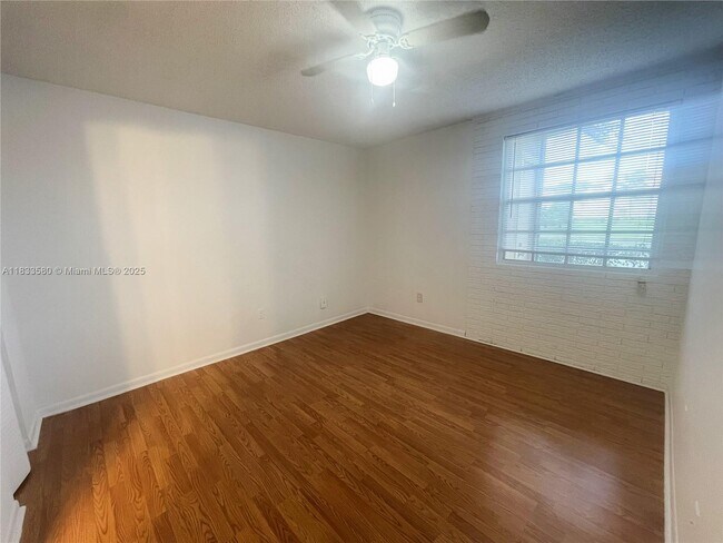 Building Photo - 1283 SW 46th Ave