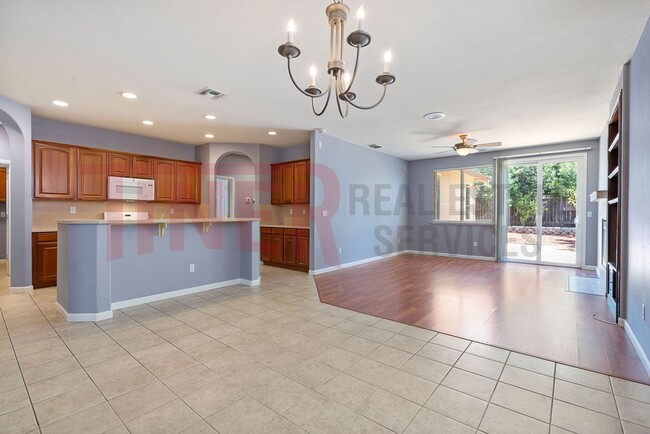 Building Photo - 5044 Kokomo Dr