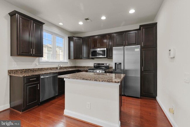 Building Photo - 42735 Telford Terrace