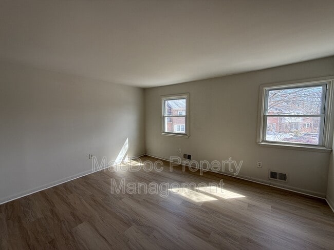 Building Photo - 3456 Beale Ct