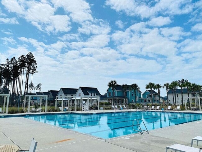 Building Photo - 225 Scholar Way