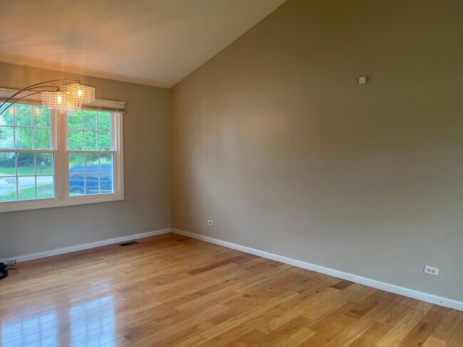 Building Photo - 1208 Duke Ct