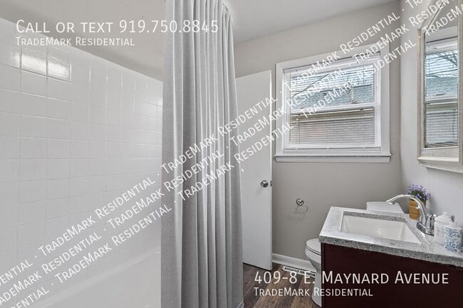 Building Photo - 409 E Maynard Ave