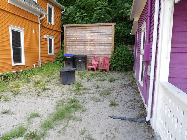 Building Photo - 609 Taylor Ave