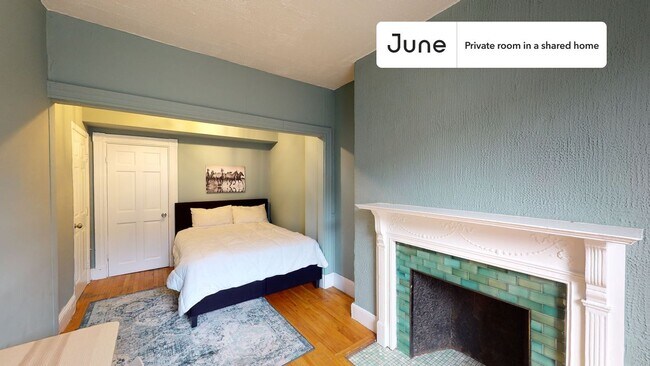 Primary Photo - Private bedroom in 5 bed/2 bath Home