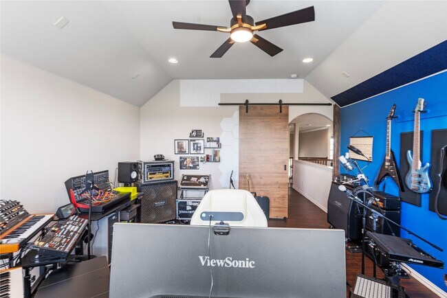 Building Photo - 18002 Heartsong Dr