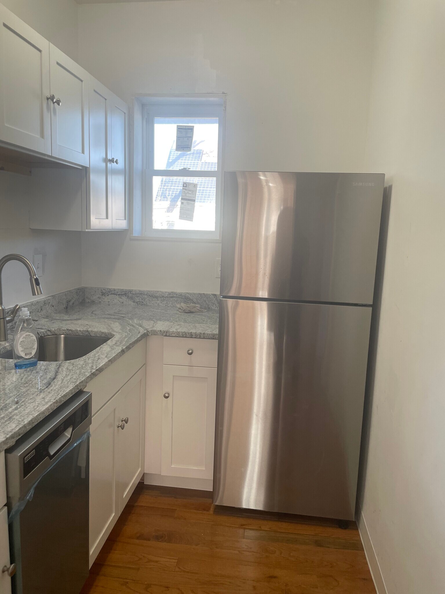Kitchen - 150 Glenway St