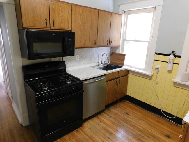 Building Photo - 649 Myrtle Avenue