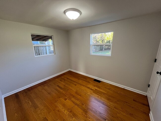Building Photo - **REMODELED 2-BEDROOM HOME w/ CARPORT IN B...